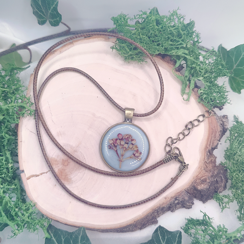 Collier fleur de Laurier Tin - Nirisaya