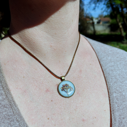 Collier fleur de Laurier Tin - Nirisaya