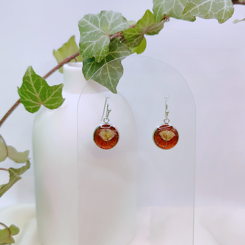 Boucles d’oreilles fleur de Gypsophile et Padouk - Nirisaya