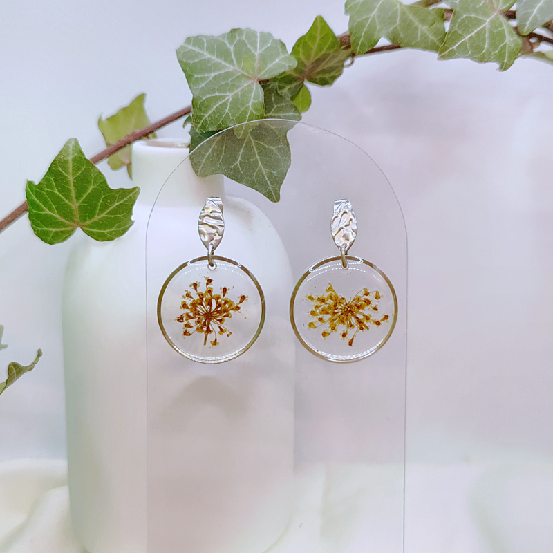 Boucles d’oreilles fleur de Panais – Nirisaya