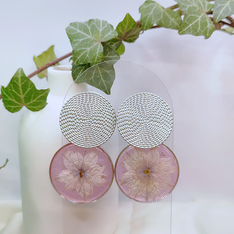 Boucles d’oreilles fleur de Nigelle – Nirisaya