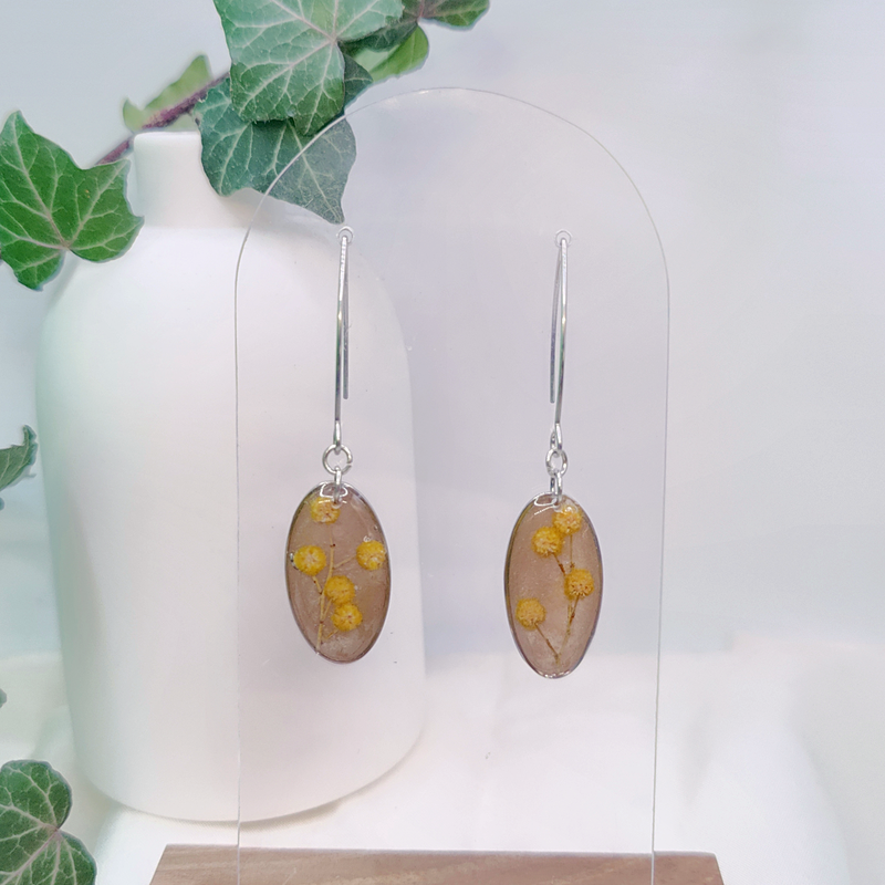 Boucles d’oreilles fleur de Mimosa – Nirisaya
