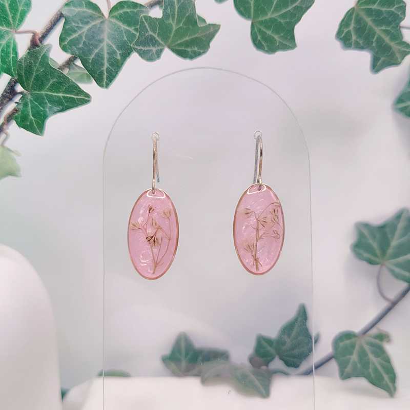 Boucles d’oreilles fleur de Gypsophile – Nirisaya